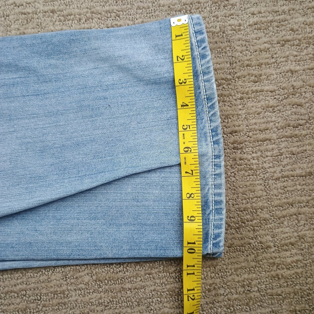 BKE Tyler Jeans Mens 35x31 Light Wash Relaxed Straight Distressed Denim Mint - Picture 7 of 9